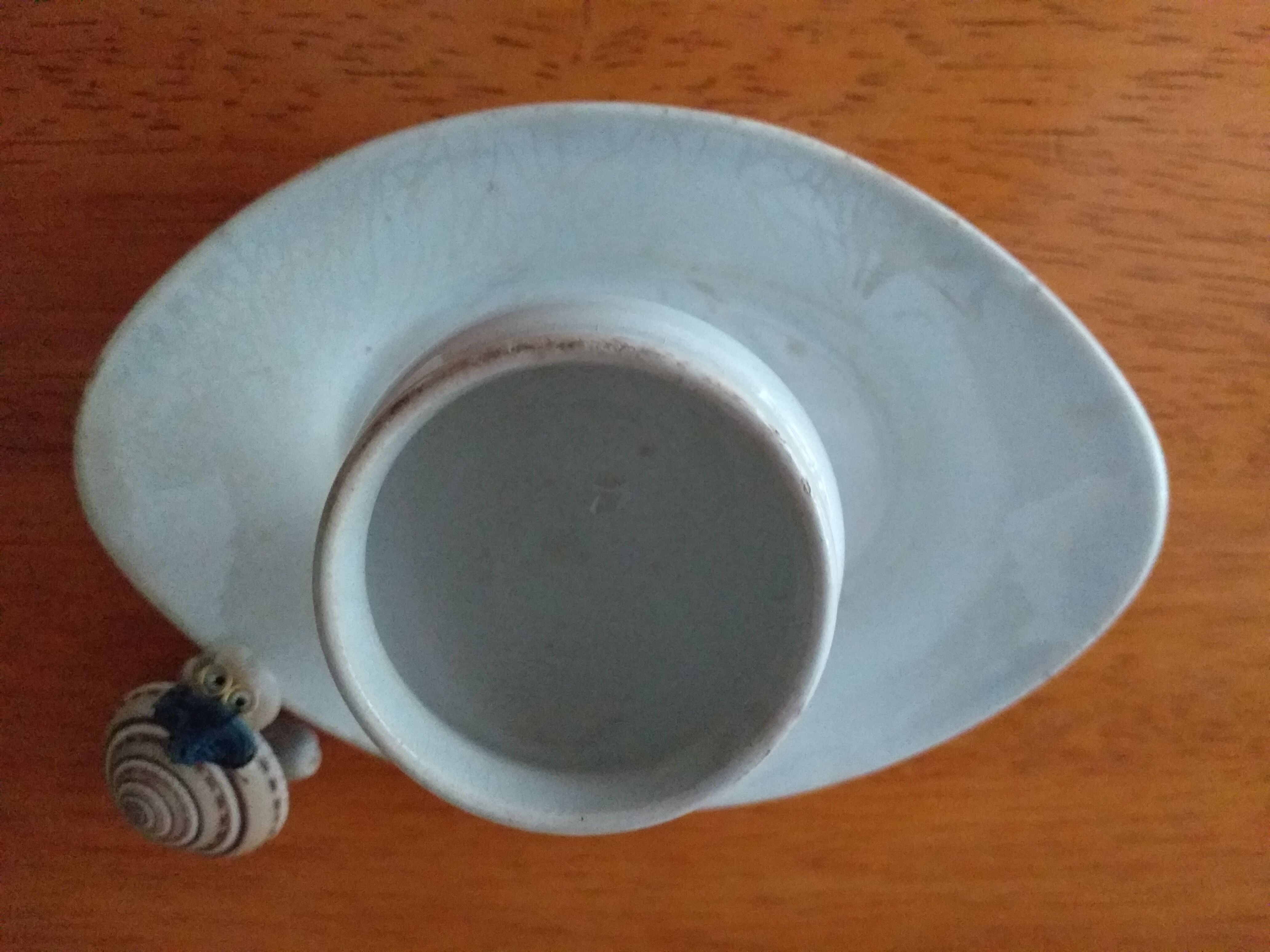 White porcelain coquetier creil et montereau
