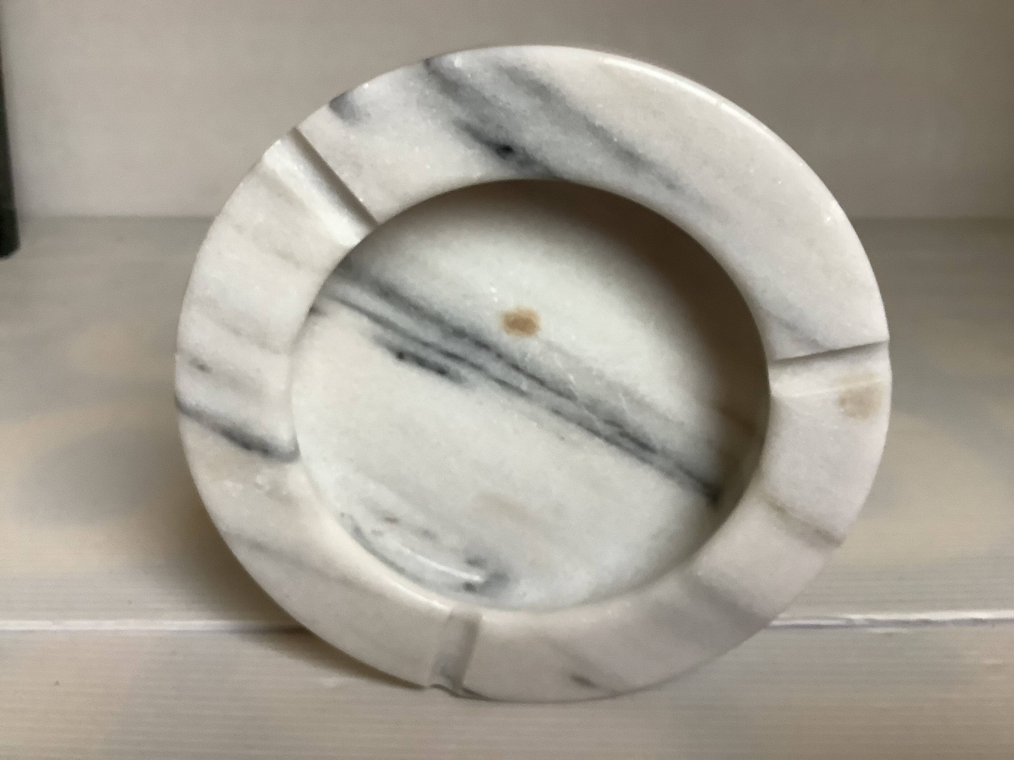 Cendrier vide poche marbre gris blanc