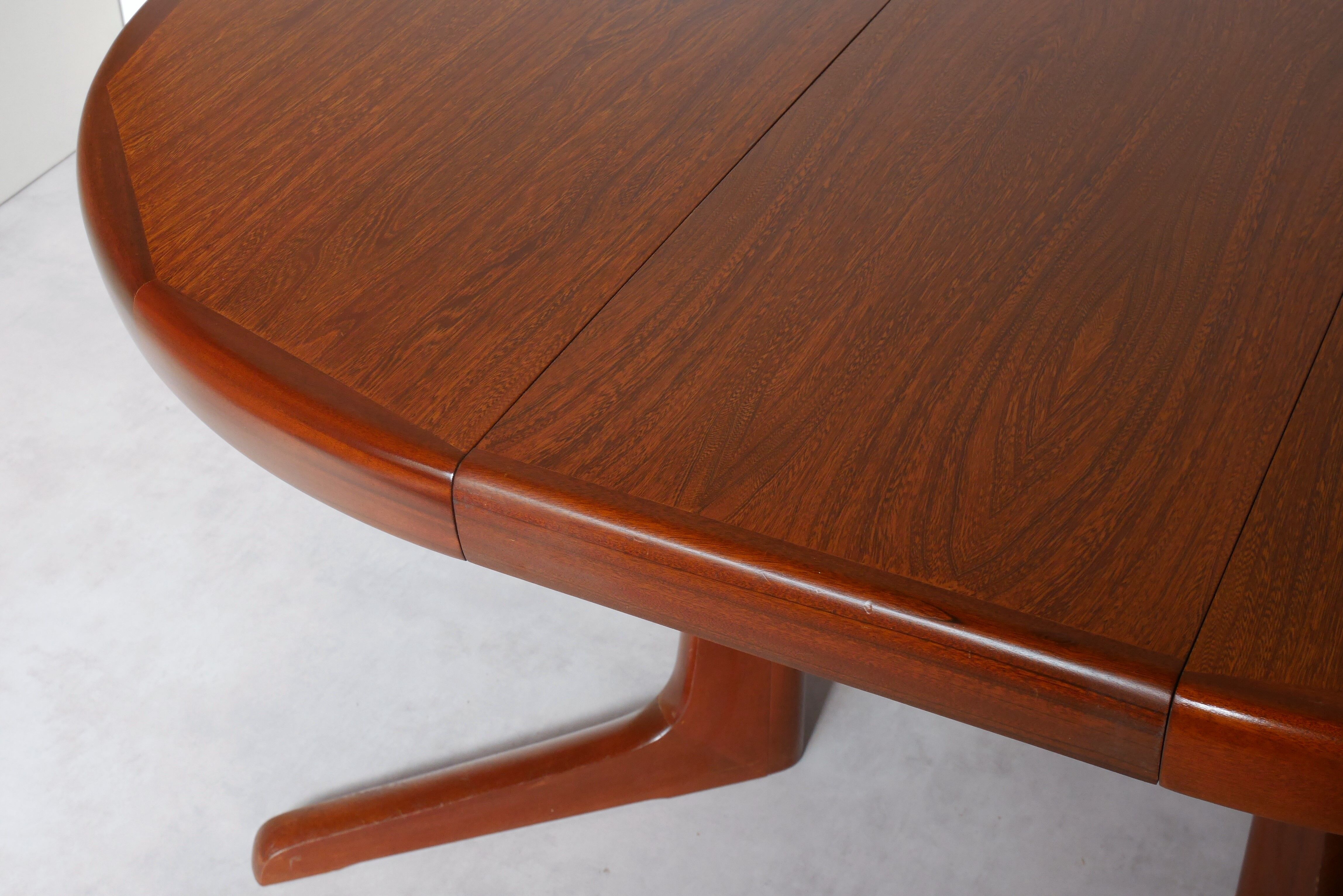 Baumann central foot extension table 1960