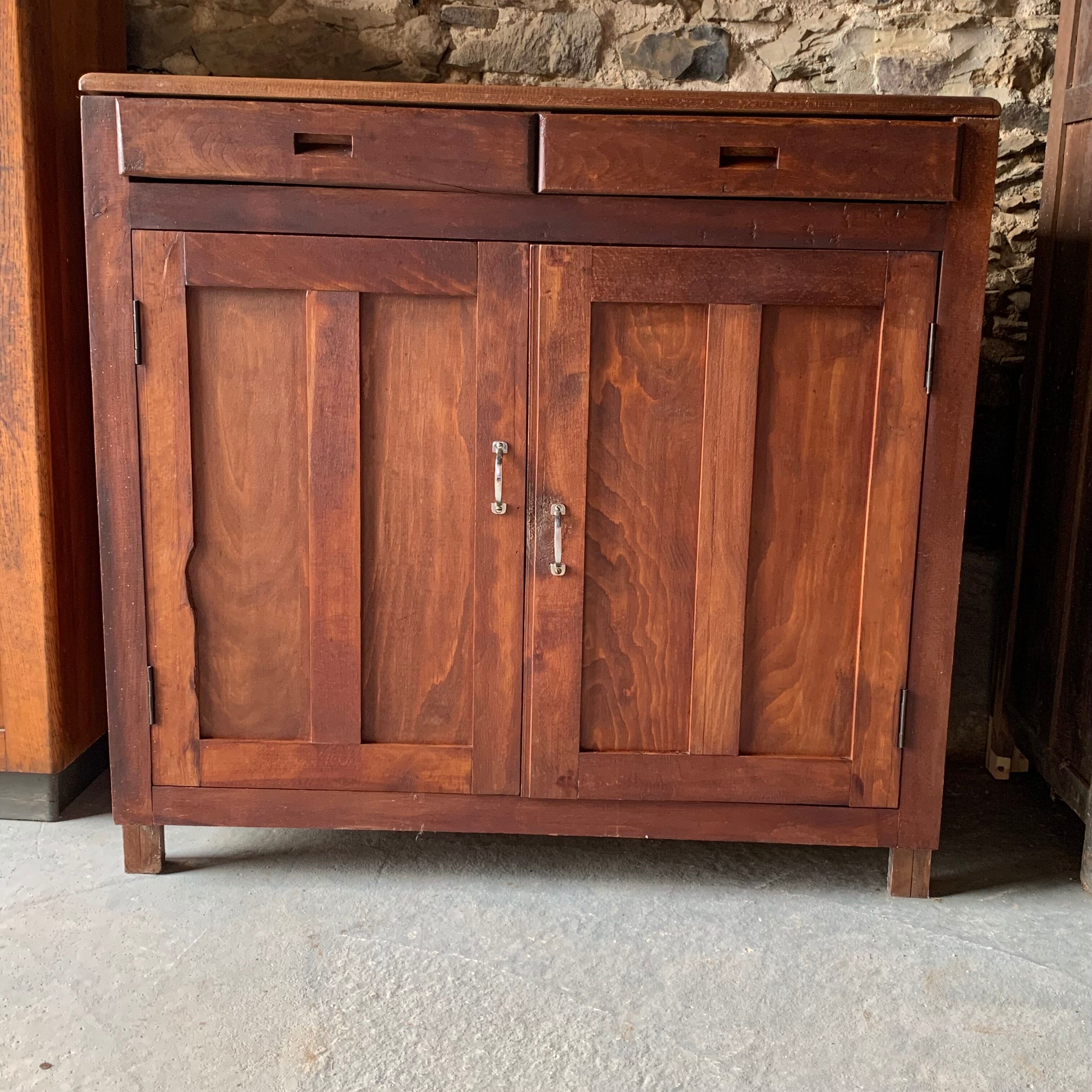 Parisian buffet - offset handles