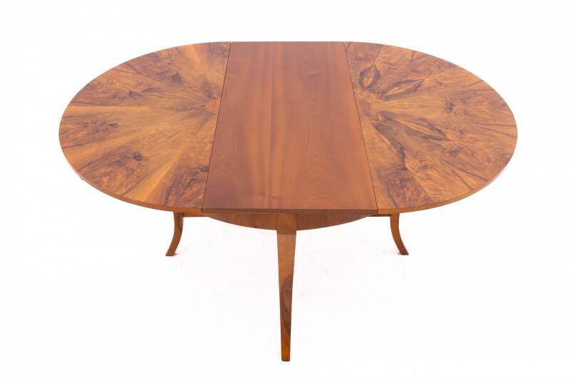 Art Deco round table from the 40s, Poland. After renovation.