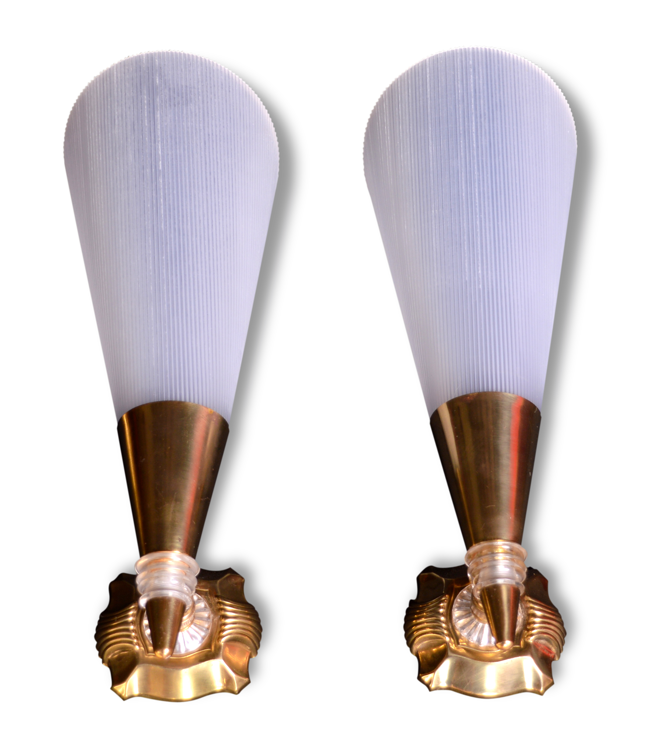 2 wall lights