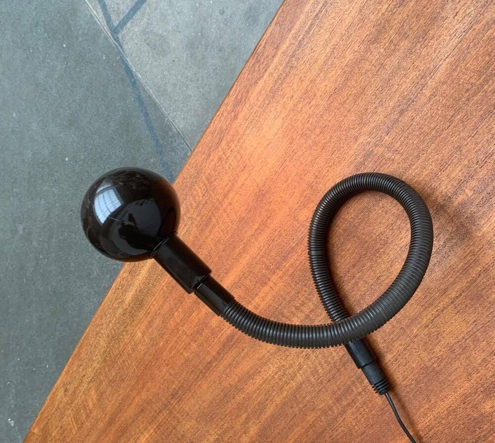 Lampe de table Hebi de l'ère spatiale italienne vintage par Isao Hosoe pour Valenti Luce