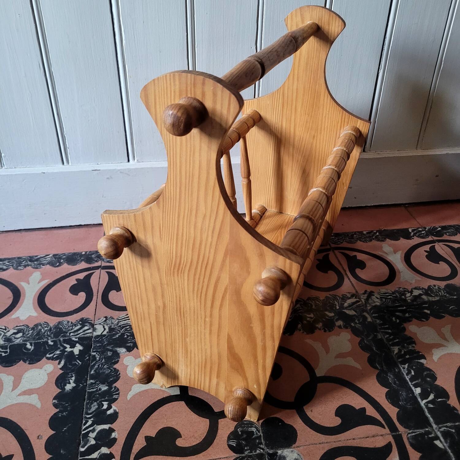 Vintage magazine rack from the 60s and 70s