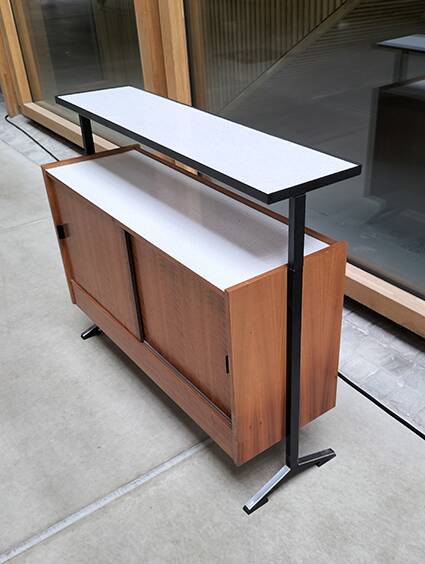 2-door sideboard with shelf