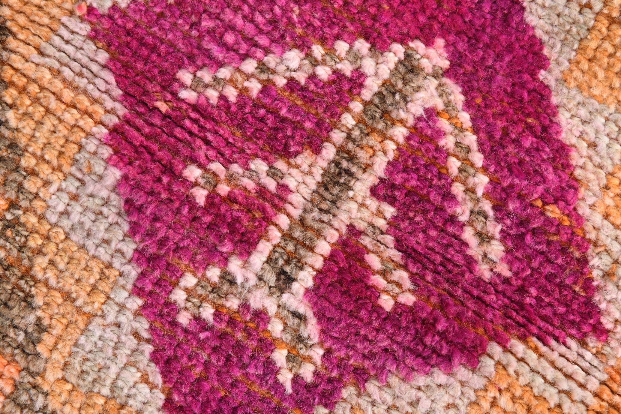 Tapis Kilim Vintage Orange et Rose, Motifs Géométriques, 77x326 Cm