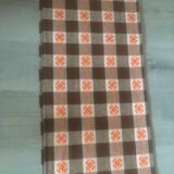 Tablecloth and 12 vintage towels