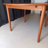 Scandinavian round table