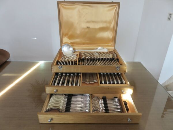 Ménagère Félix Frères Toulouse en métal argenté 124 pièces années 60