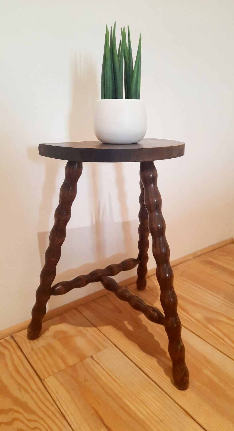 Wooden stool turned feet