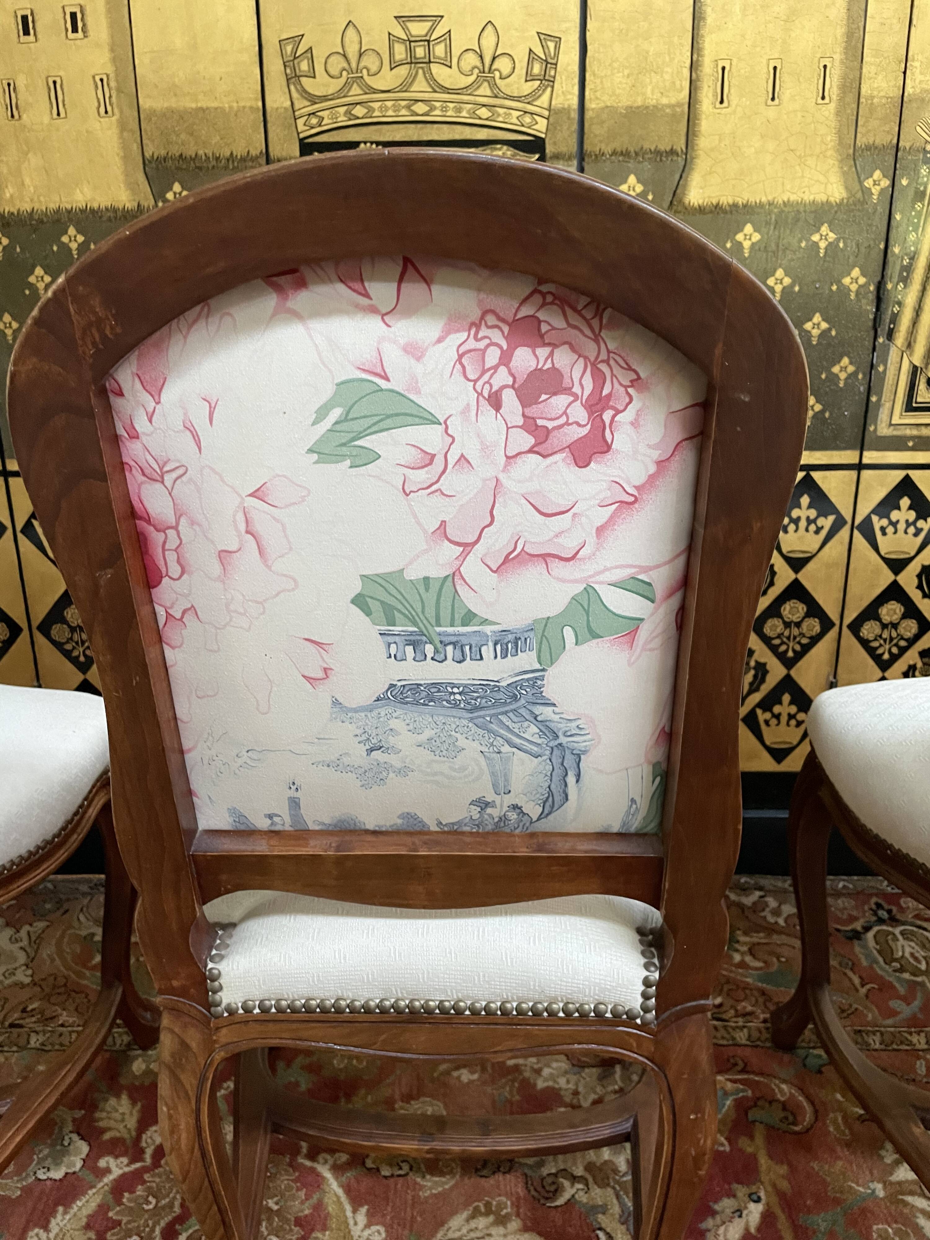 Suite de 4 chaises de style Louis XV