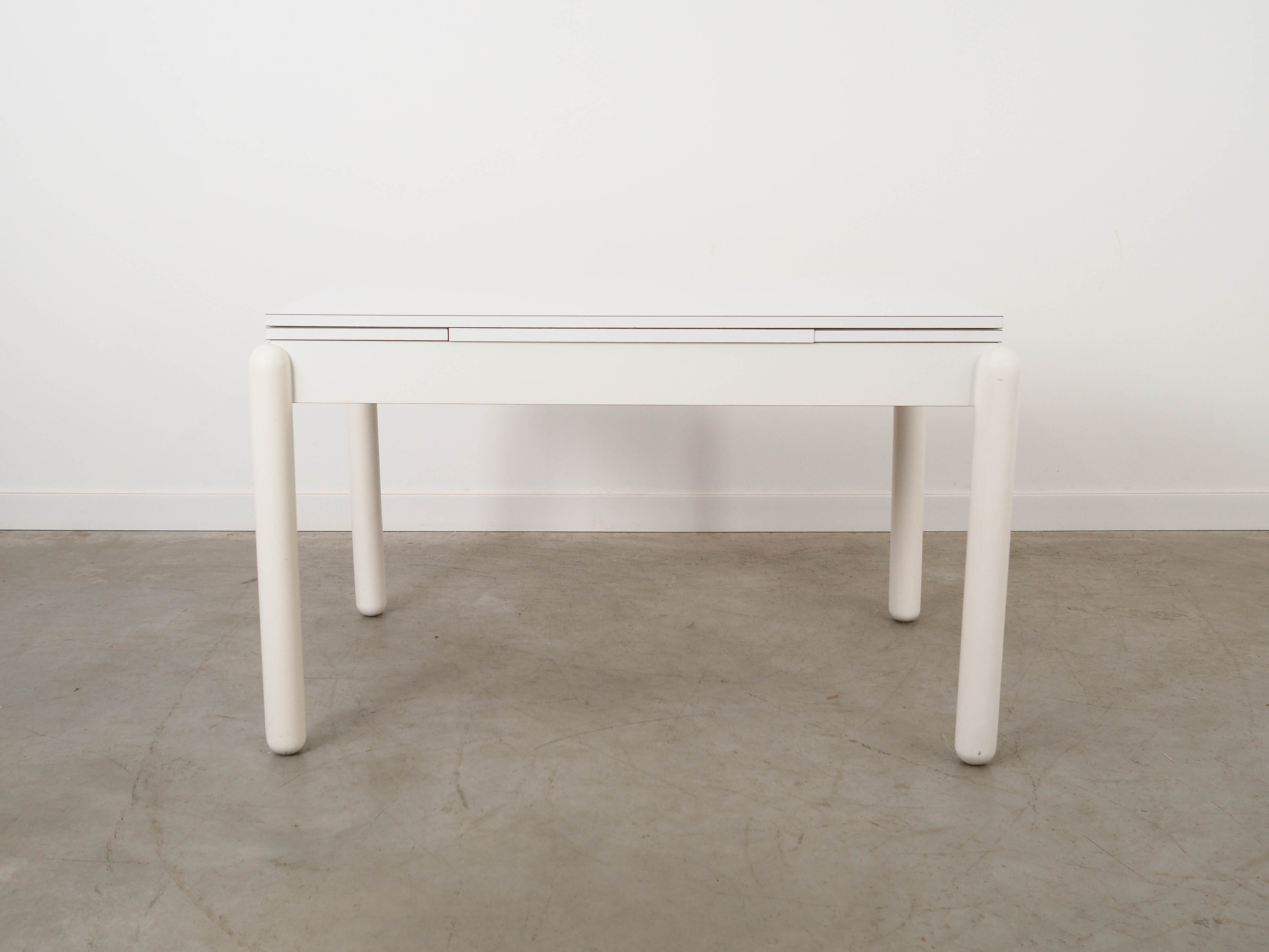 White extendable table, Italian design, 1980s, made in Italy