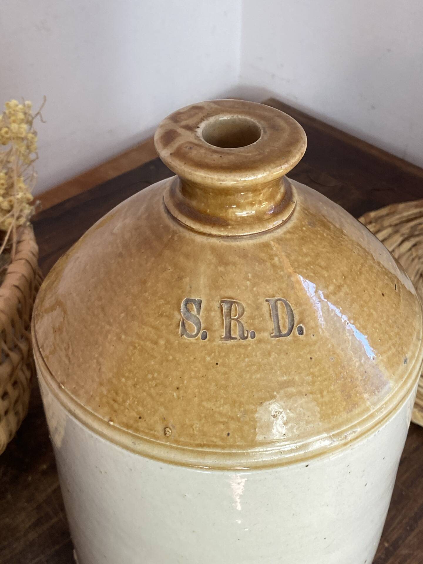 Two-tone stoneware jar, SRD, England