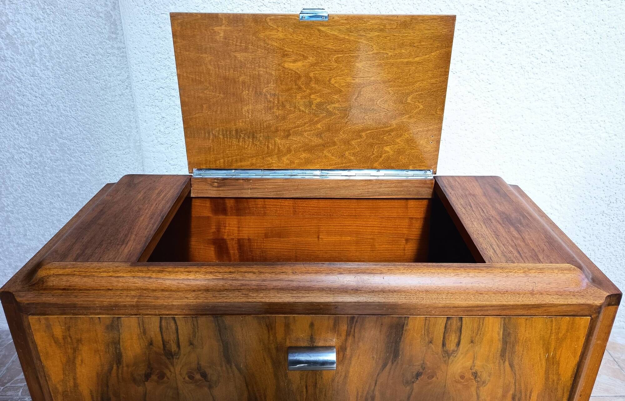 Art Deco walnut burl bar