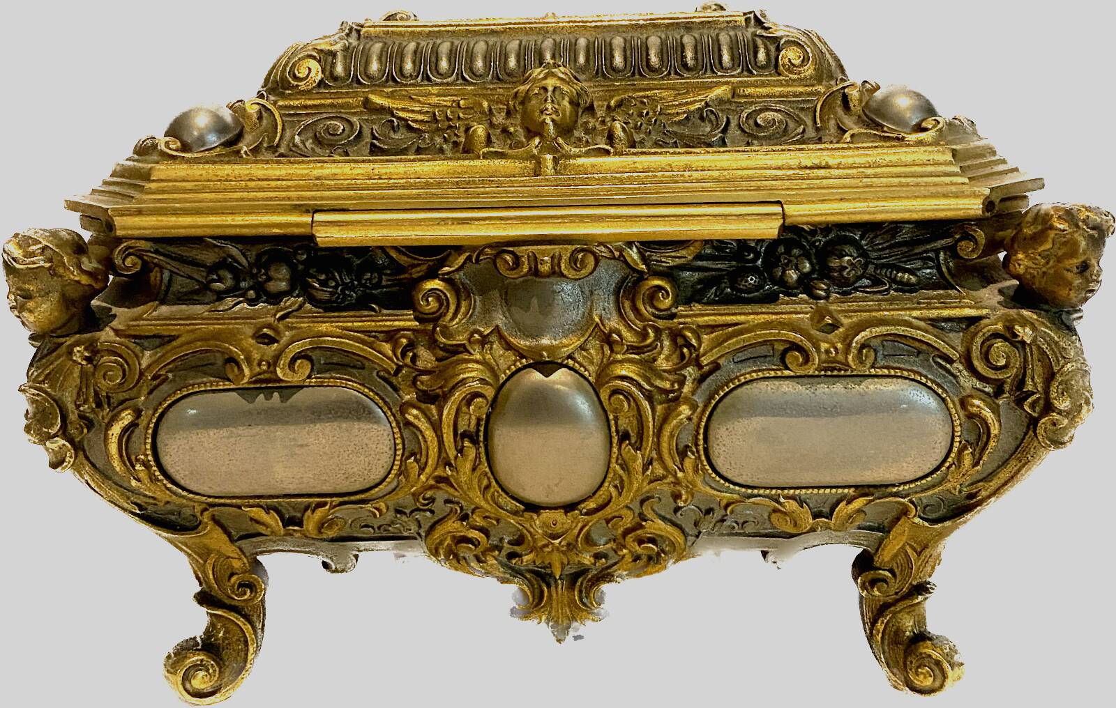 Jewelry box in gilded bronze with two patinas 20th century