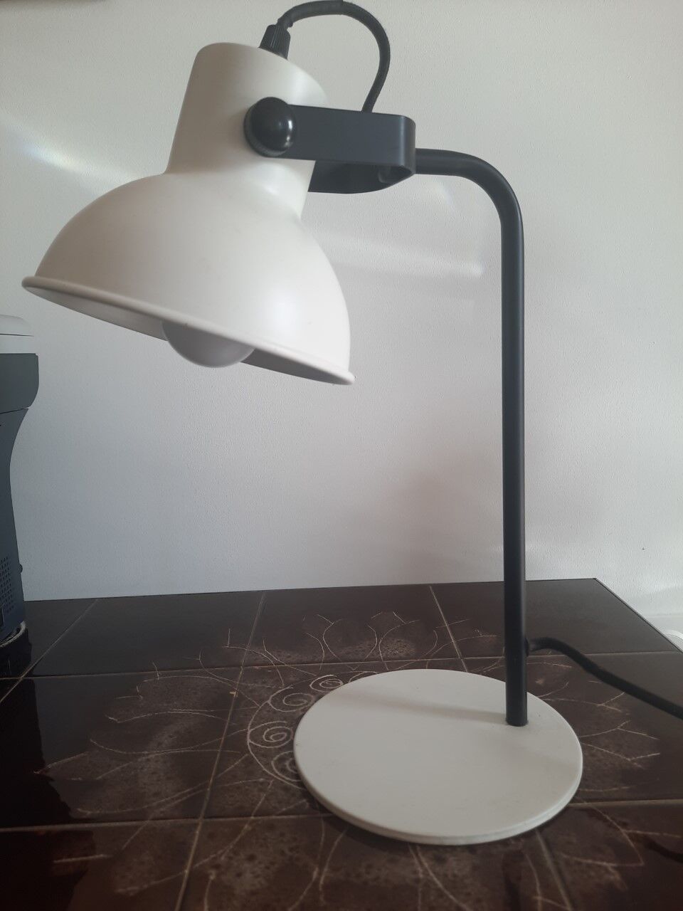 Metal desk lamp