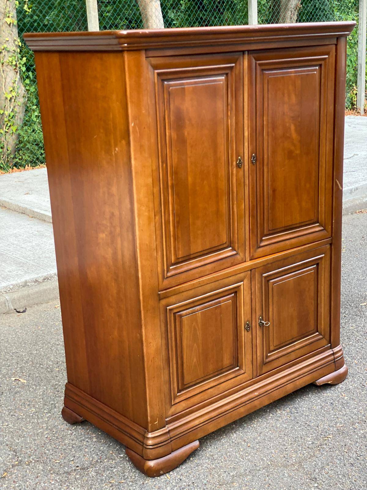 Armoire meuble tv bonnetière en merisier massif 80s