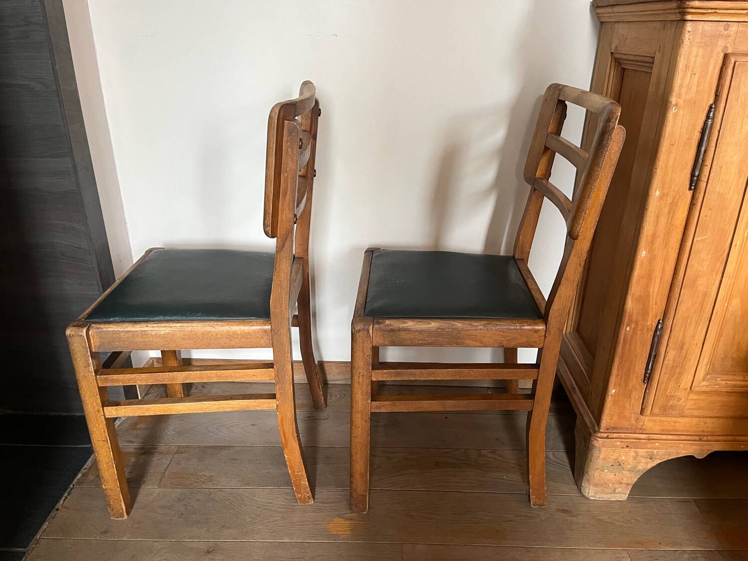 2 Chairs