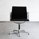 Paire de chaises de bureau ‘EA108’ par Charles & Ray Eames