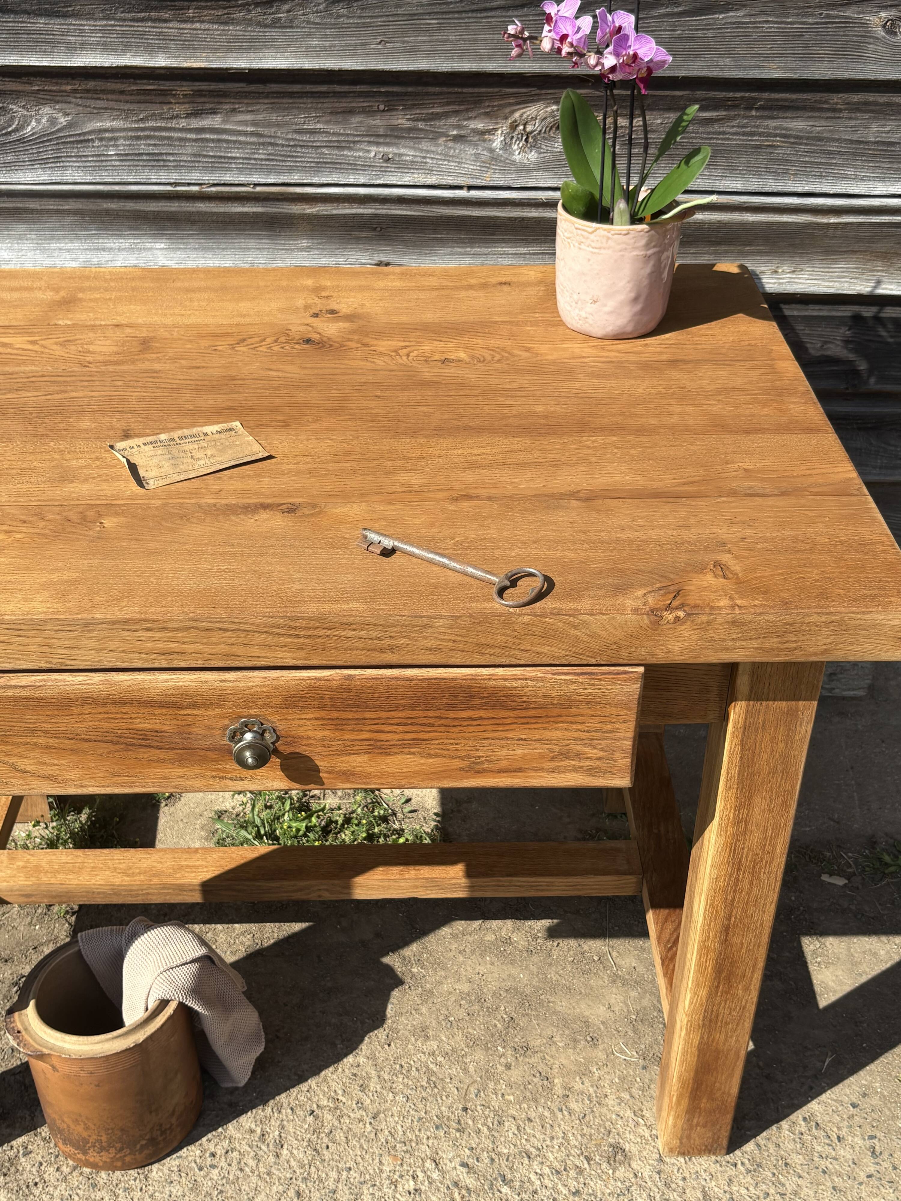 Table / Bureau ancien rénové – Pièce unique