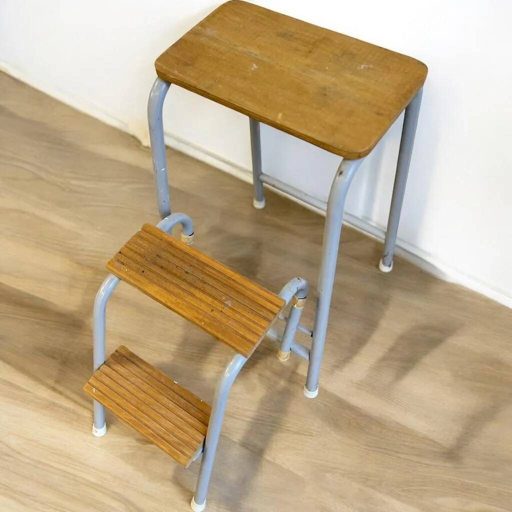 Vintage folding stool / kitchen step / mini ladder