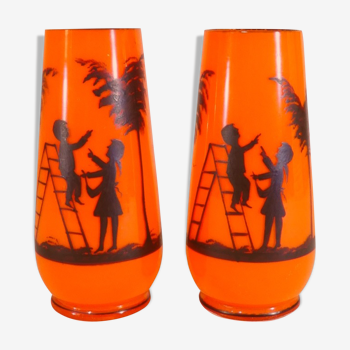 Paire de vase années 30 orange et noir vintage cueilleur de fruits