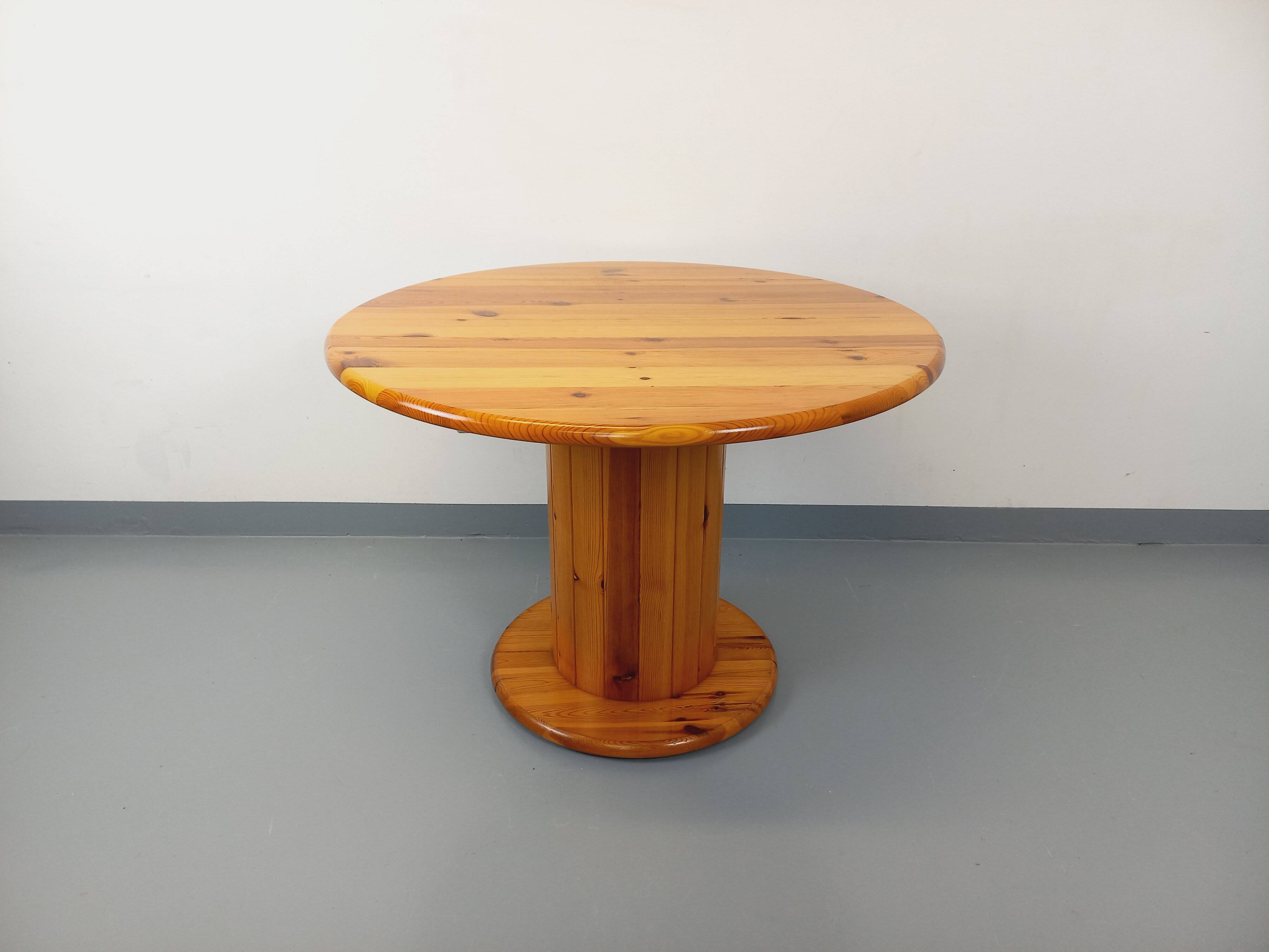 Vintage Scandinavian round pine dining table from the 60s 70s