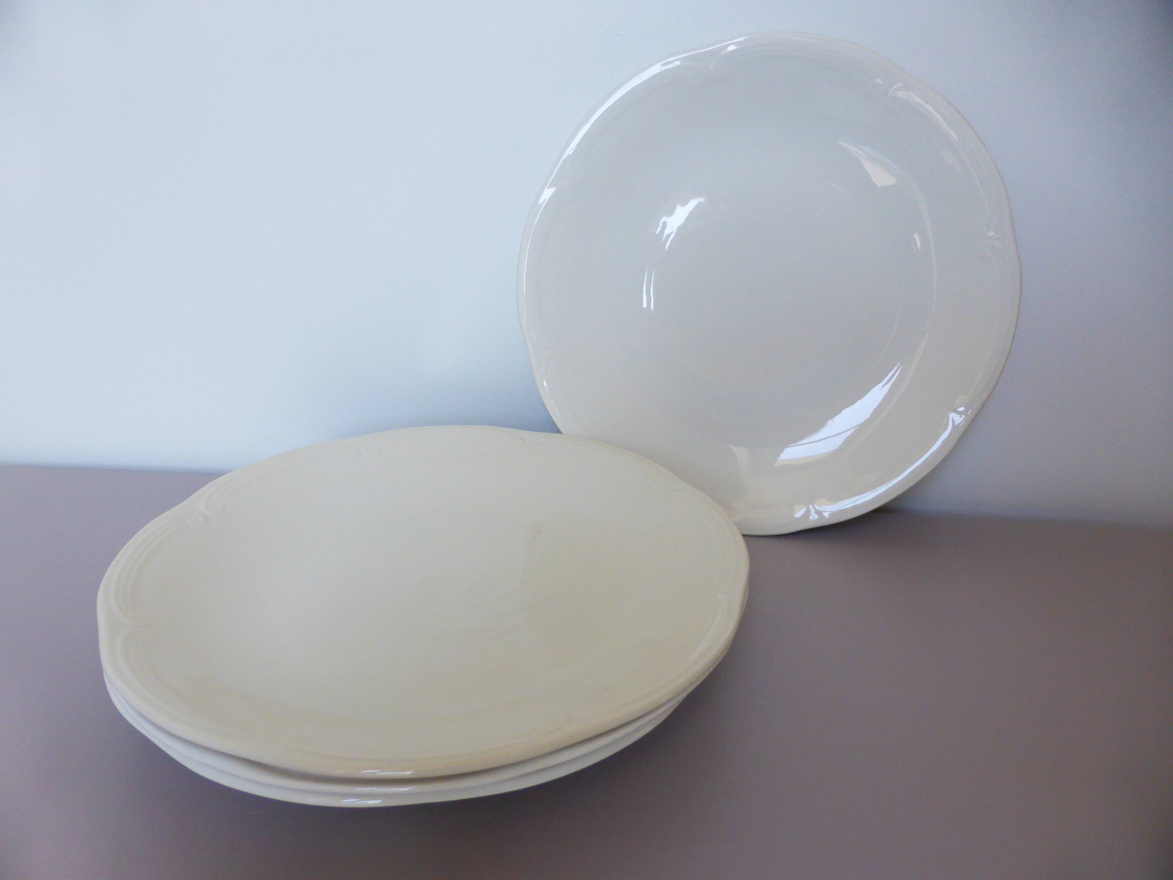 4 vintage porcelain flat plates