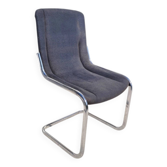 Chaise suspendue chrome et tissu 1970