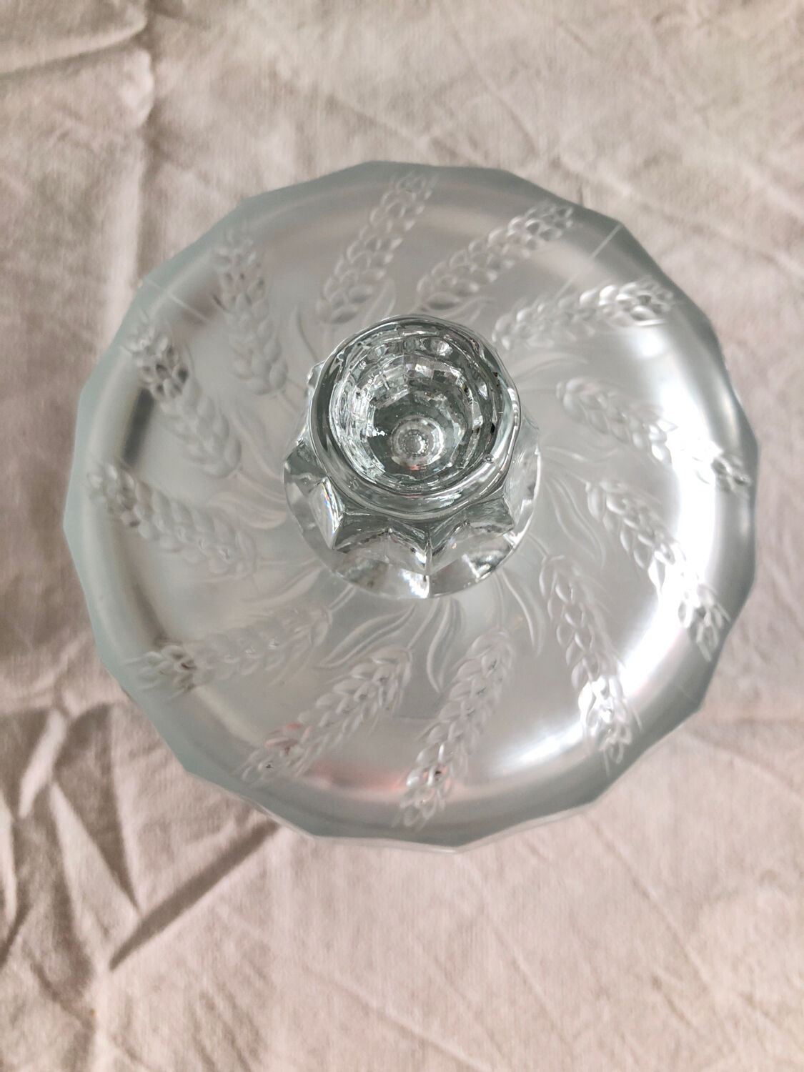 Old candy box in cut and chiseled smoked glass with ART DECO ears of wheat decorations