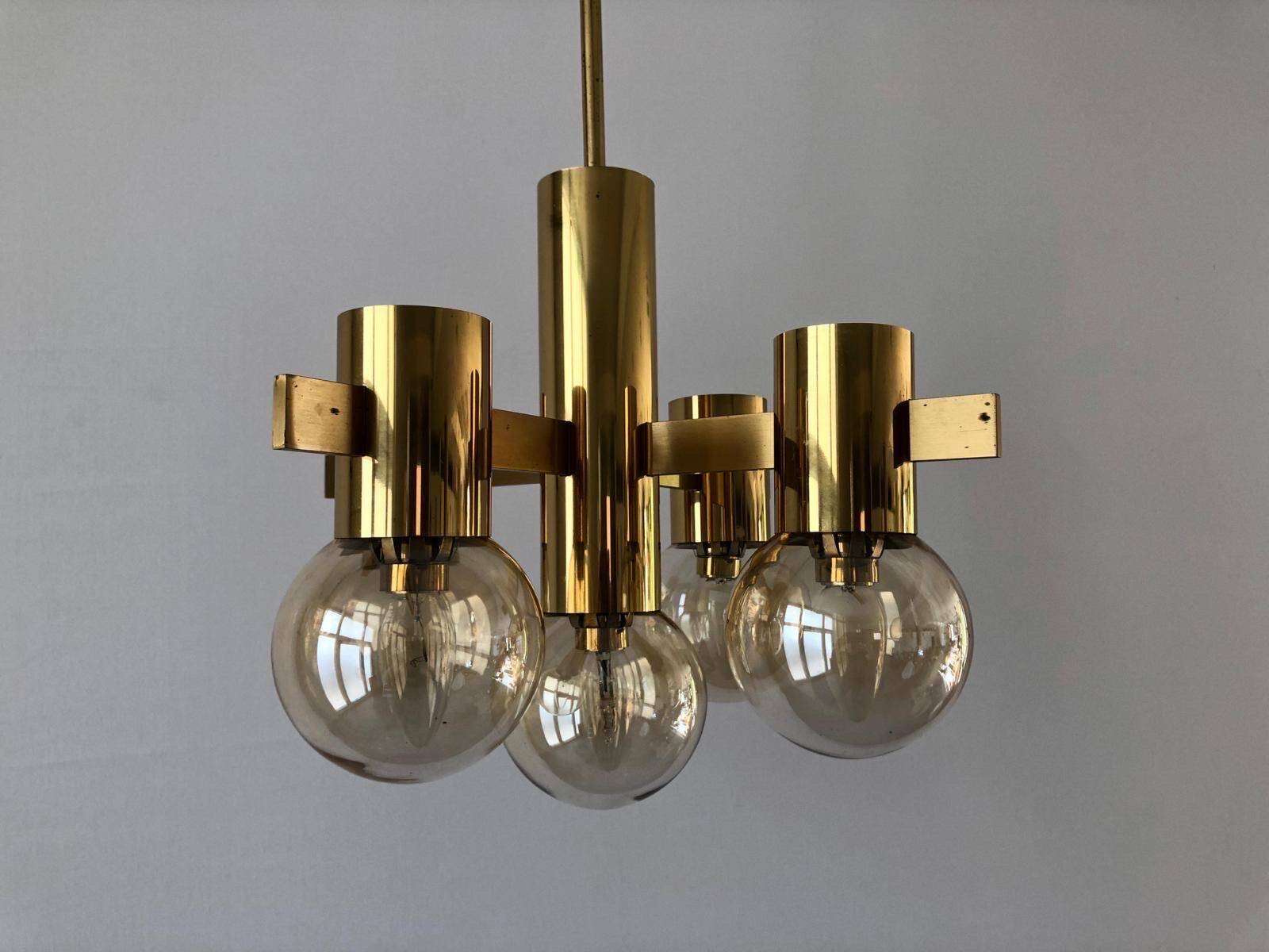 Lustre en laiton et verre fumé attr. H. Agnes Jacobsson, années 1960, Suède