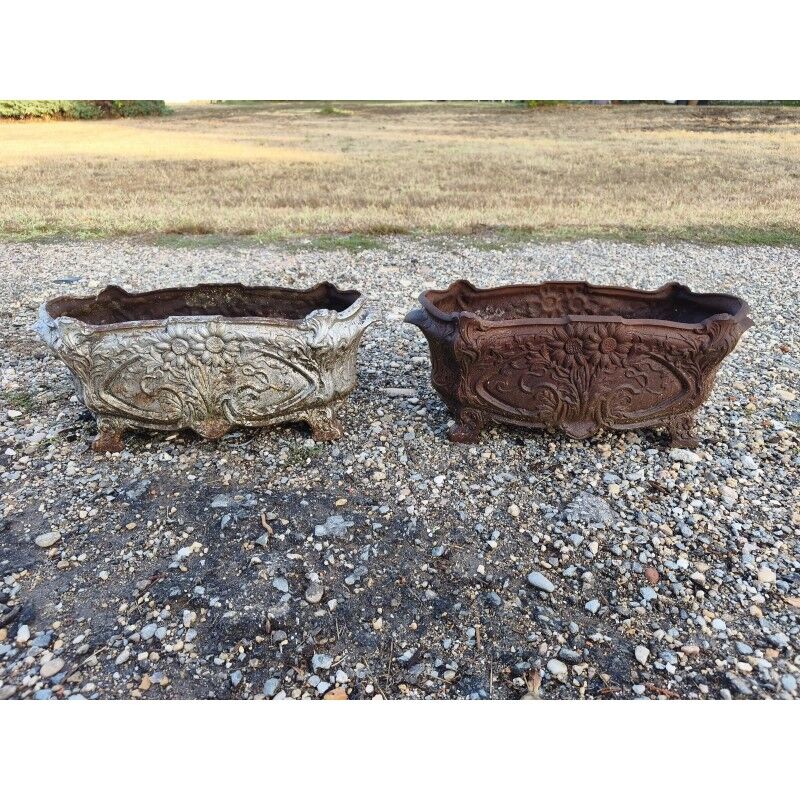 Pair of cast iron planters from 1900 in Charleville - Mézières