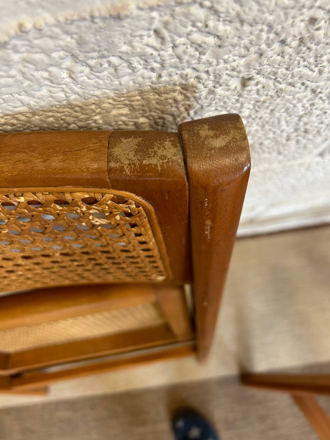 Quatre chaises pliantes cannées 1970