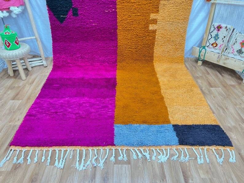 Berber rug made of natural wool, traditionally handwoven, 2/3 m.