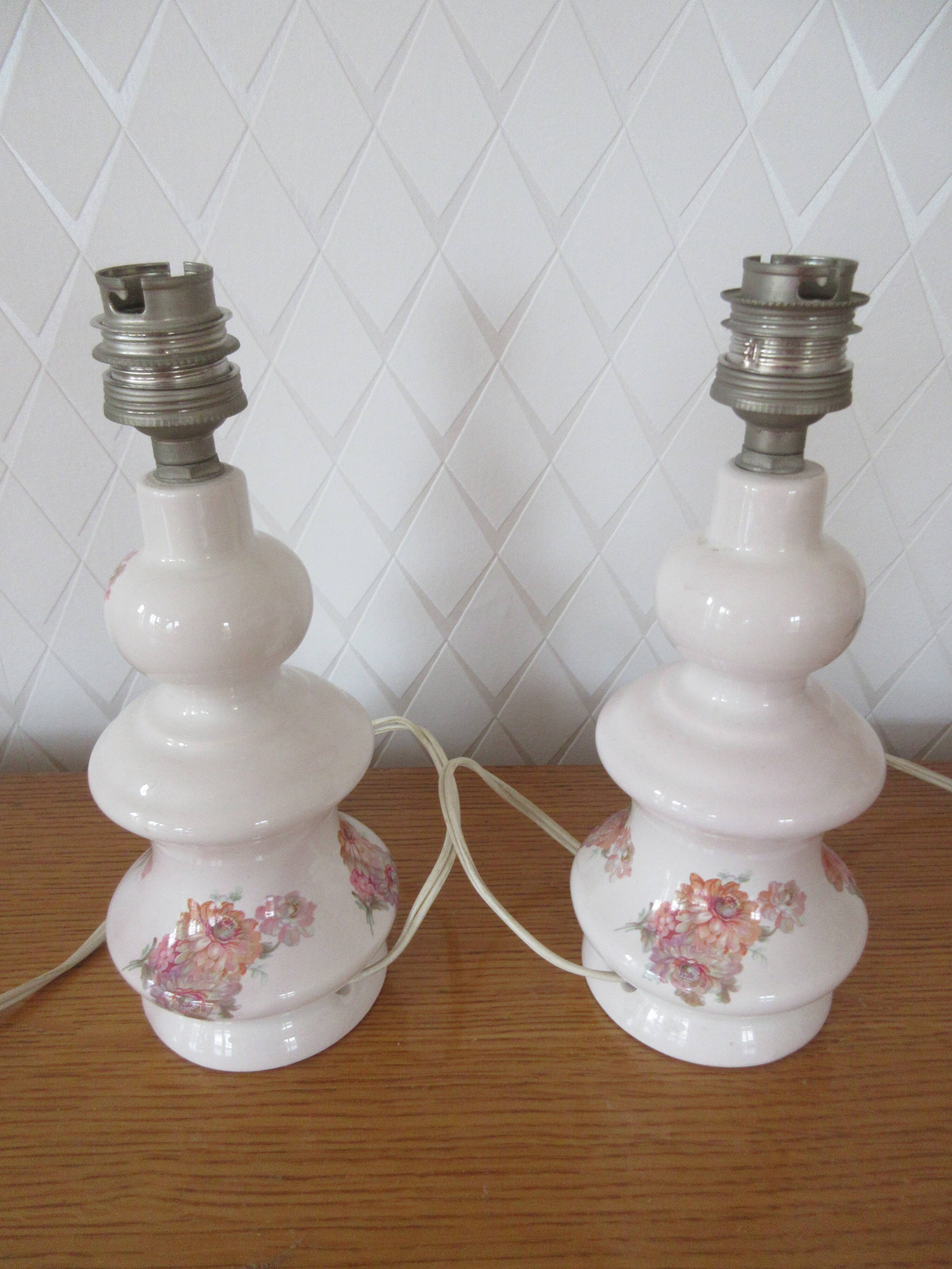 Pair of porcelain bedside feet floral pattern