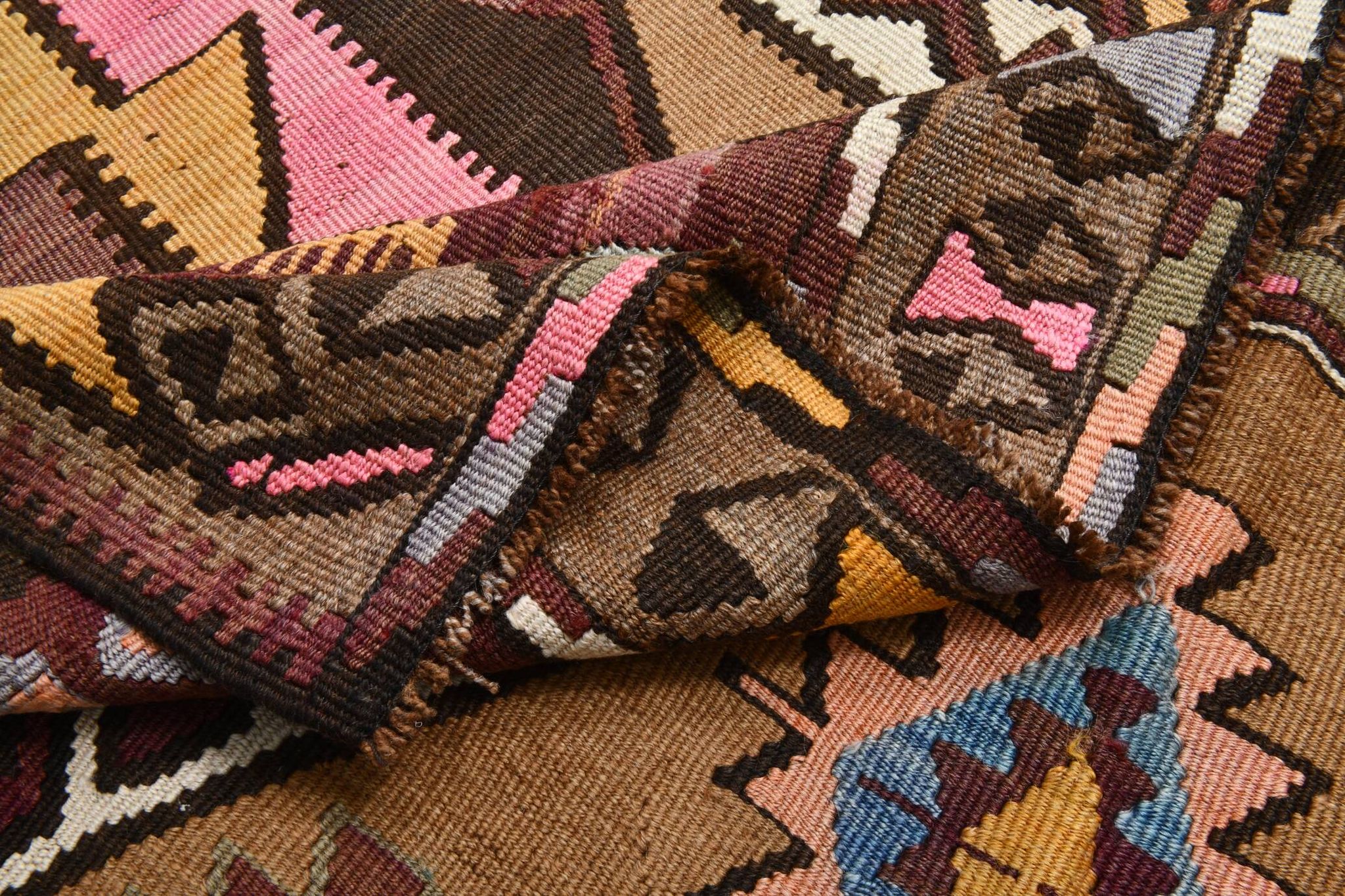 Grand Tapis Kilim Vintage Long & Large, Motifs Tribaux Géométriques