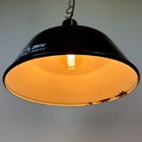 Suspension industrielle en émail noir de chez emax, années 1960