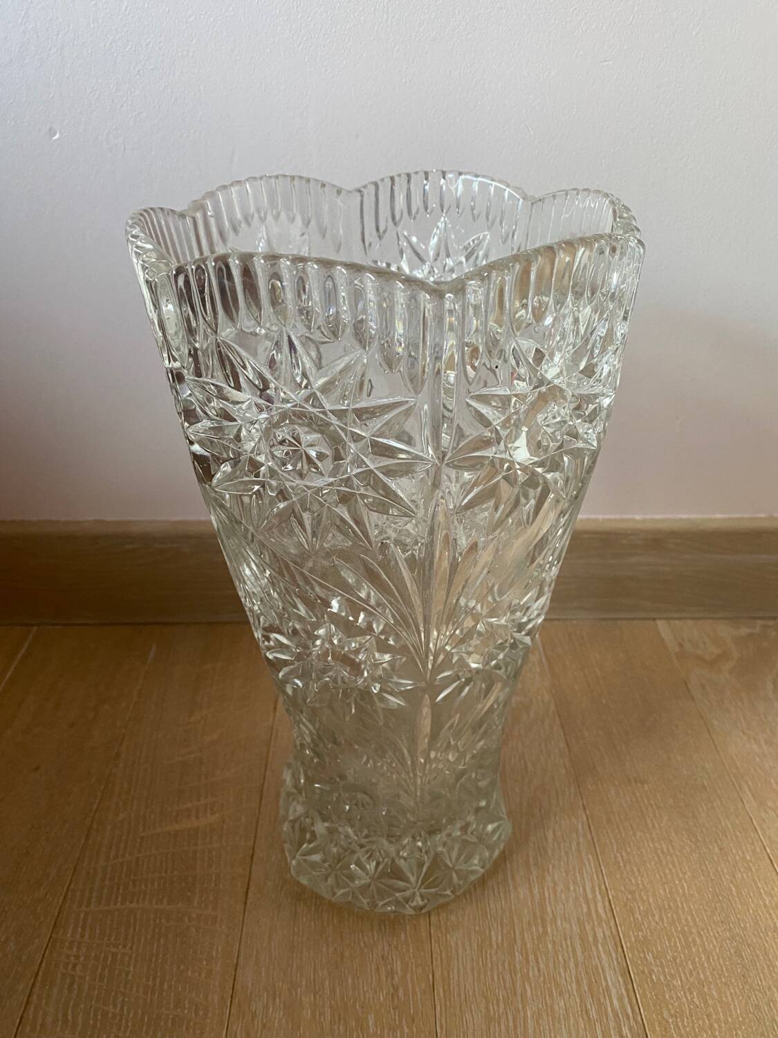 Chiseled glass vase