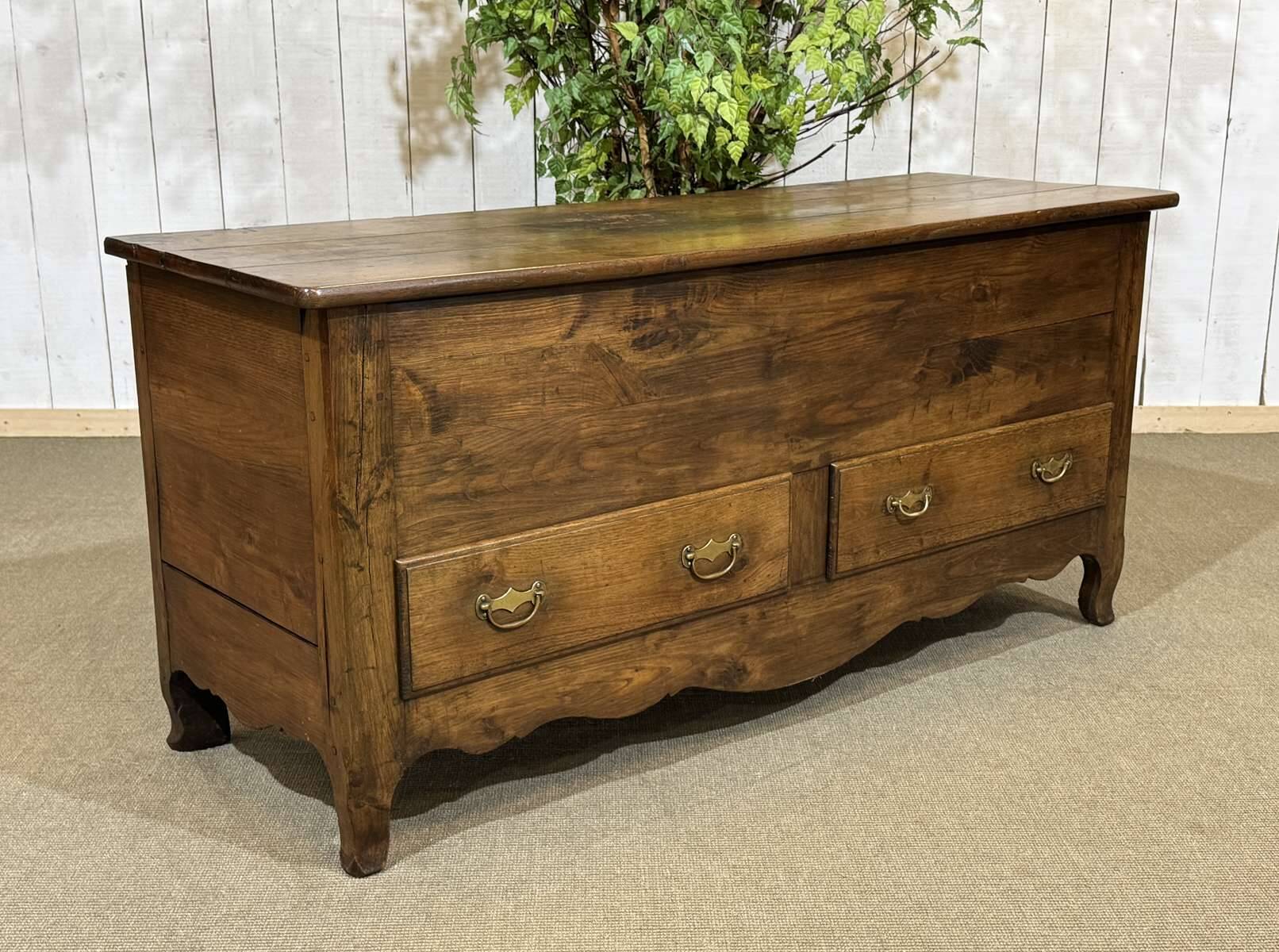 Louis XV 19th-century chest in chestnut with 2 drawers.