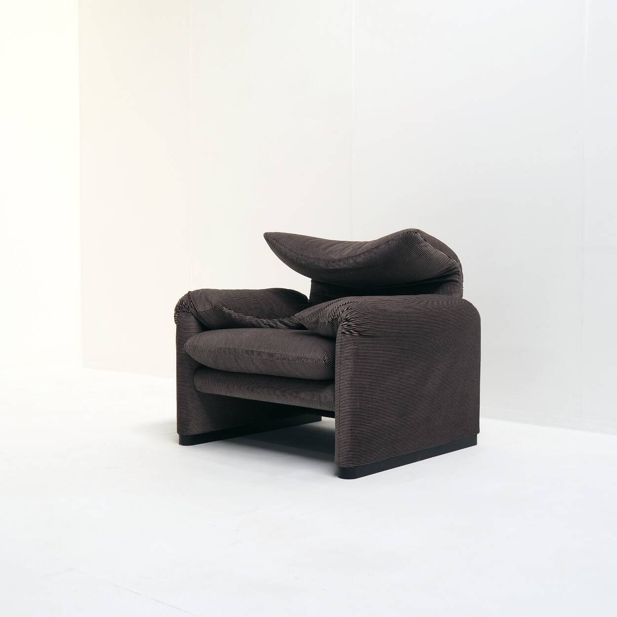 Maralunga Lounge Chair by Vico Magistretti for Cassina