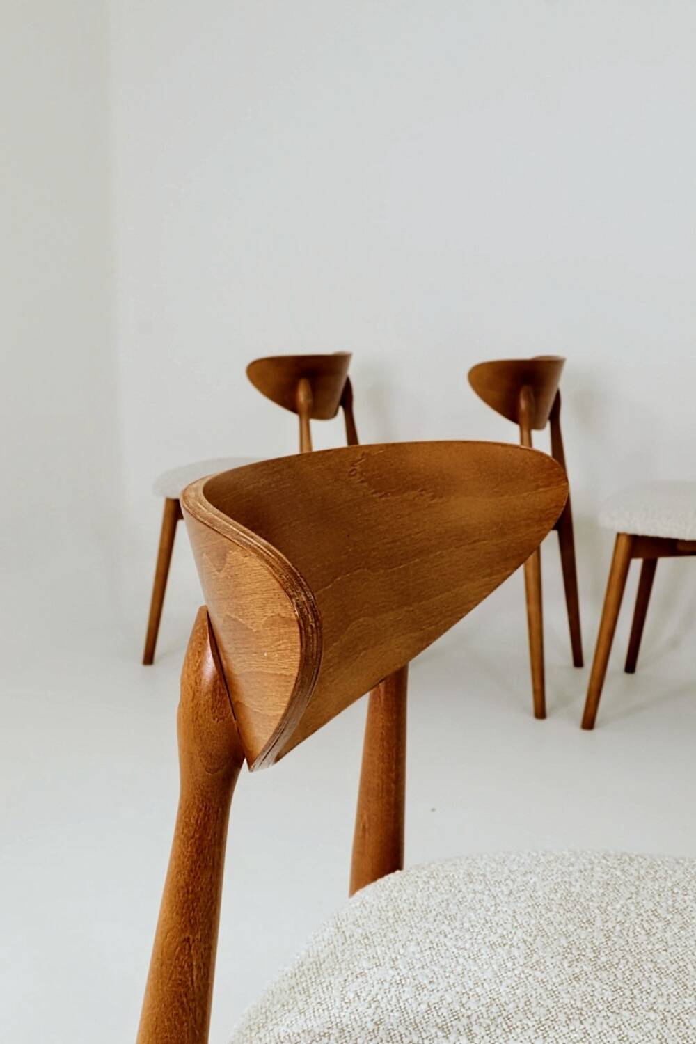 Set of 6 Dining Chairs, Light Beech Wood, White Bouclè Fabric, Modern 