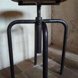 Adjustable workshop stool