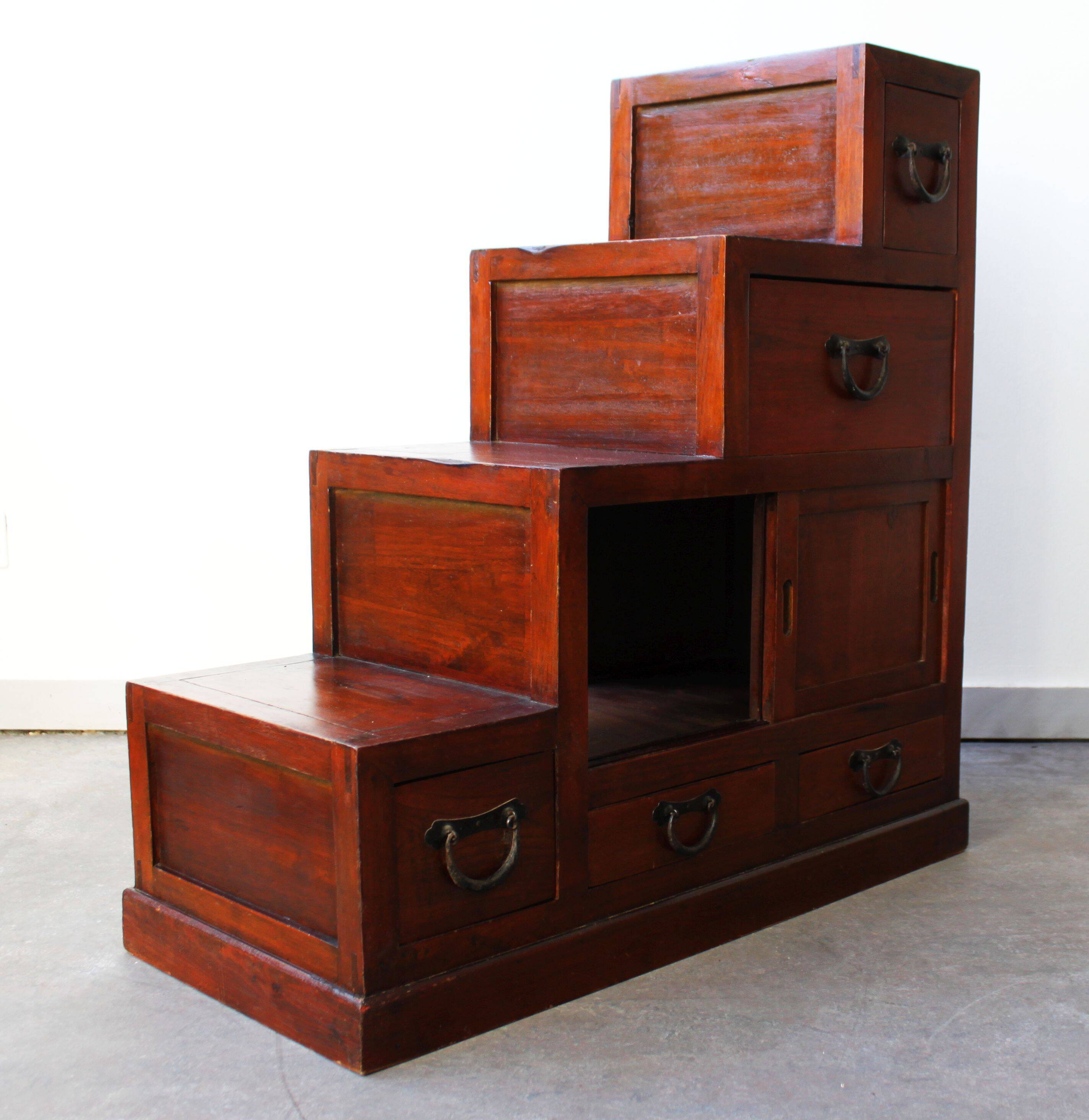 Meuble escaliers, en bois massif, mid century.