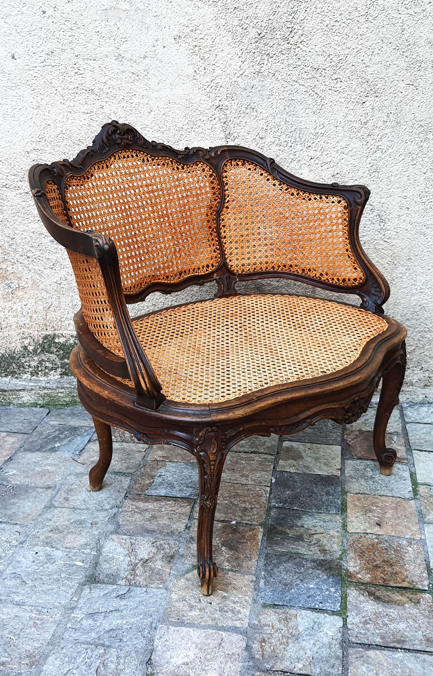 Louis XV-style shepherdess chair