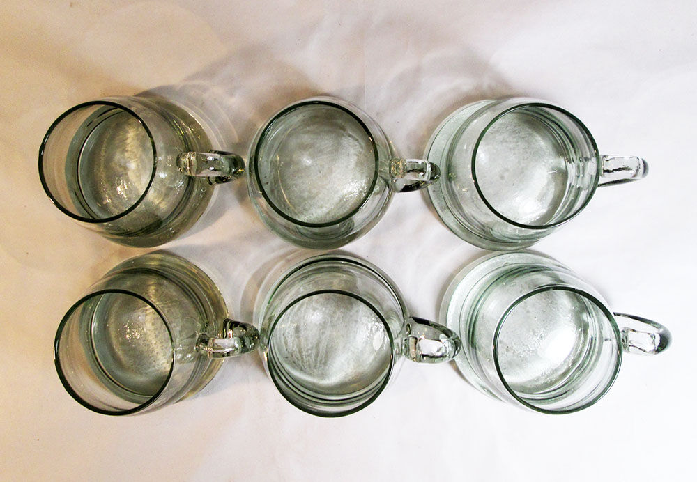6 chopes à bière larges en verre épais
