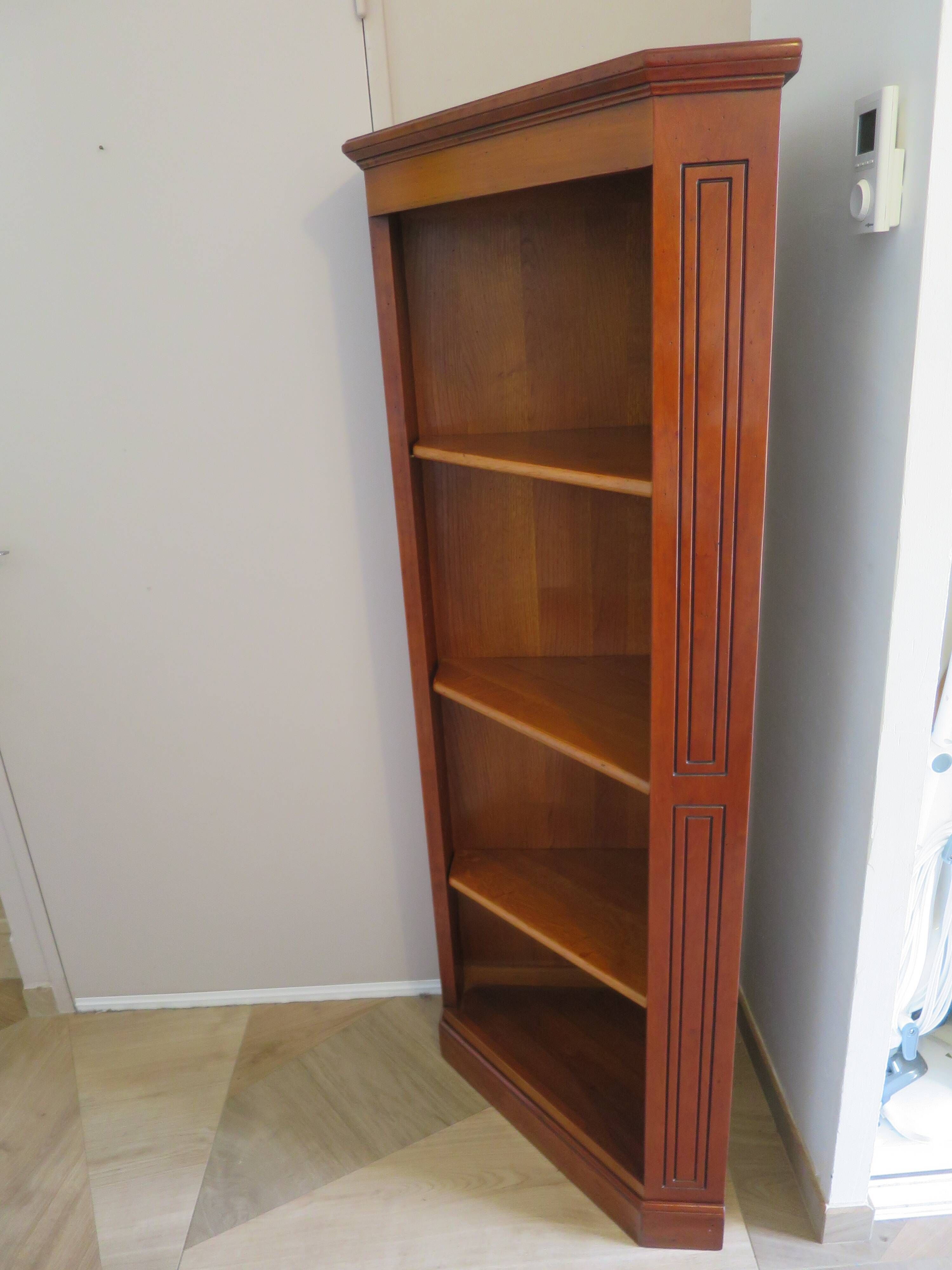 Corner bookshelf - Pentagon shape - Solid wood - 1980s - Richelieu
