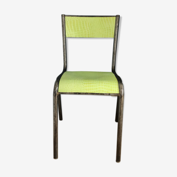 Chaise ecolier recouverte de cuir vert