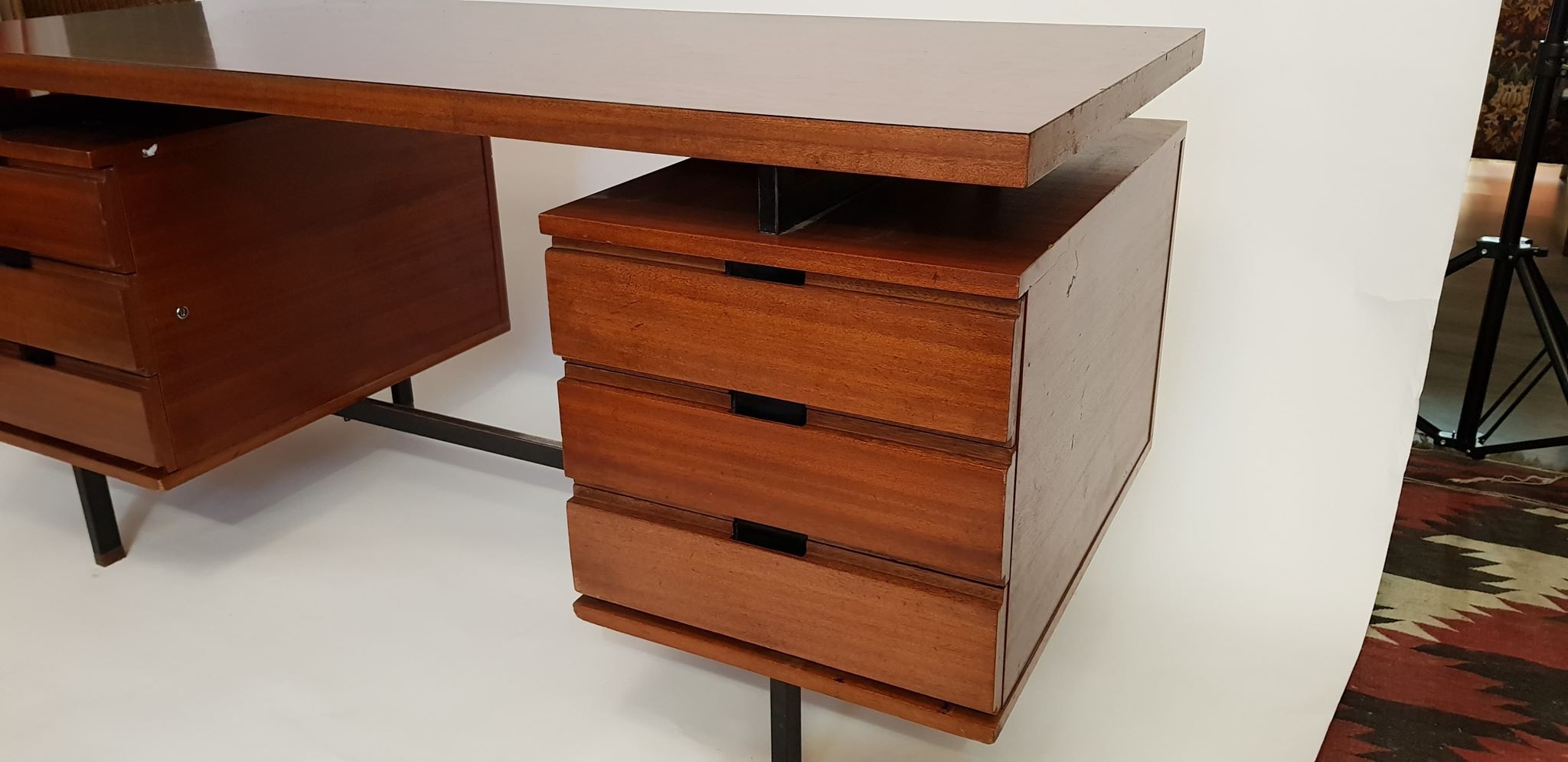 Desk of Pierre Guariche to Minvielle editions