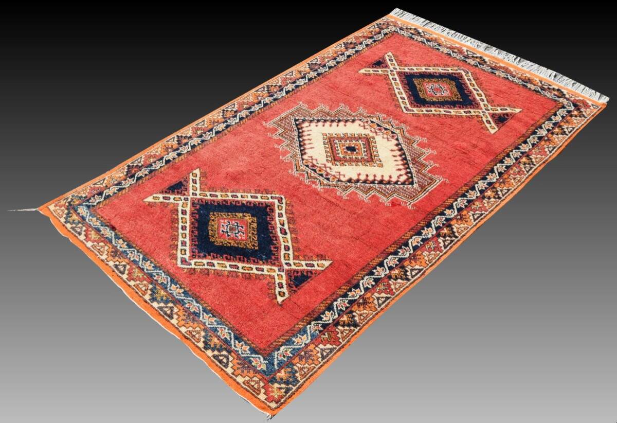 Moroccan Carpet (Taznakht), Middle Atlas: 150x250 cm "Galerie Sardje"