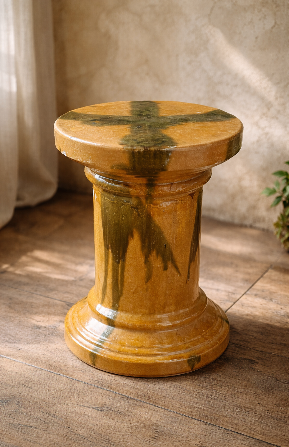 Southern France stool in glazed ceramic